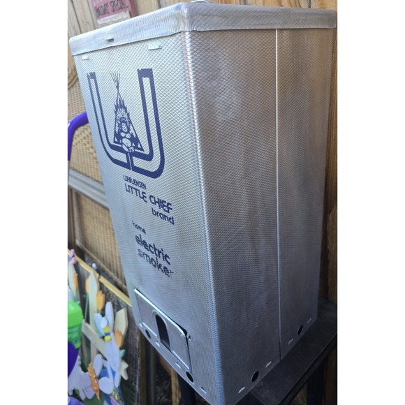 Vintage Little Chief Home  Electric Smoker With Racks Pan Wood Chips - Picture 6 of 16